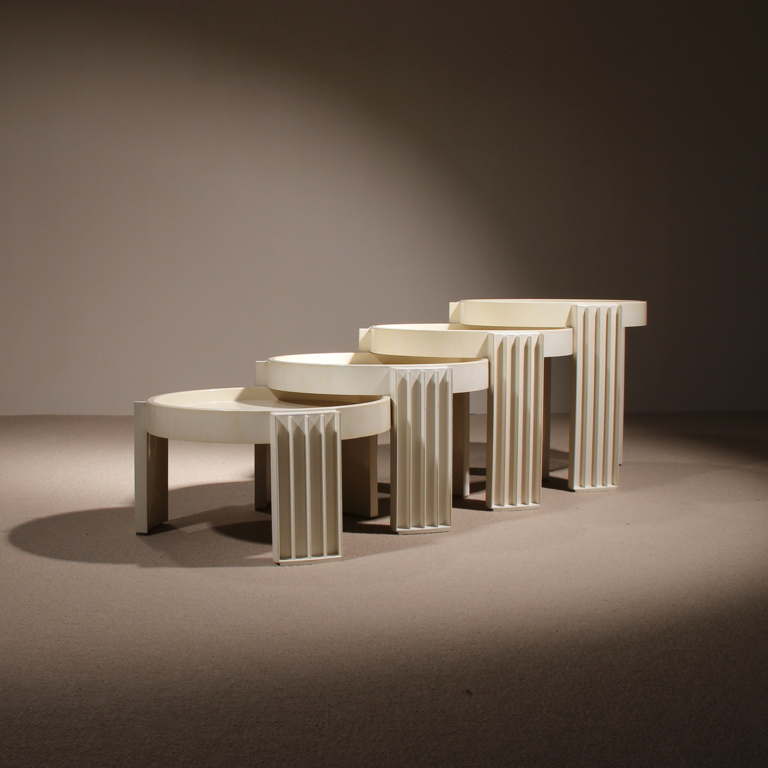 010-nesting-tables-marema-cassina-gianfranco-frattini-studiolorono-lorono