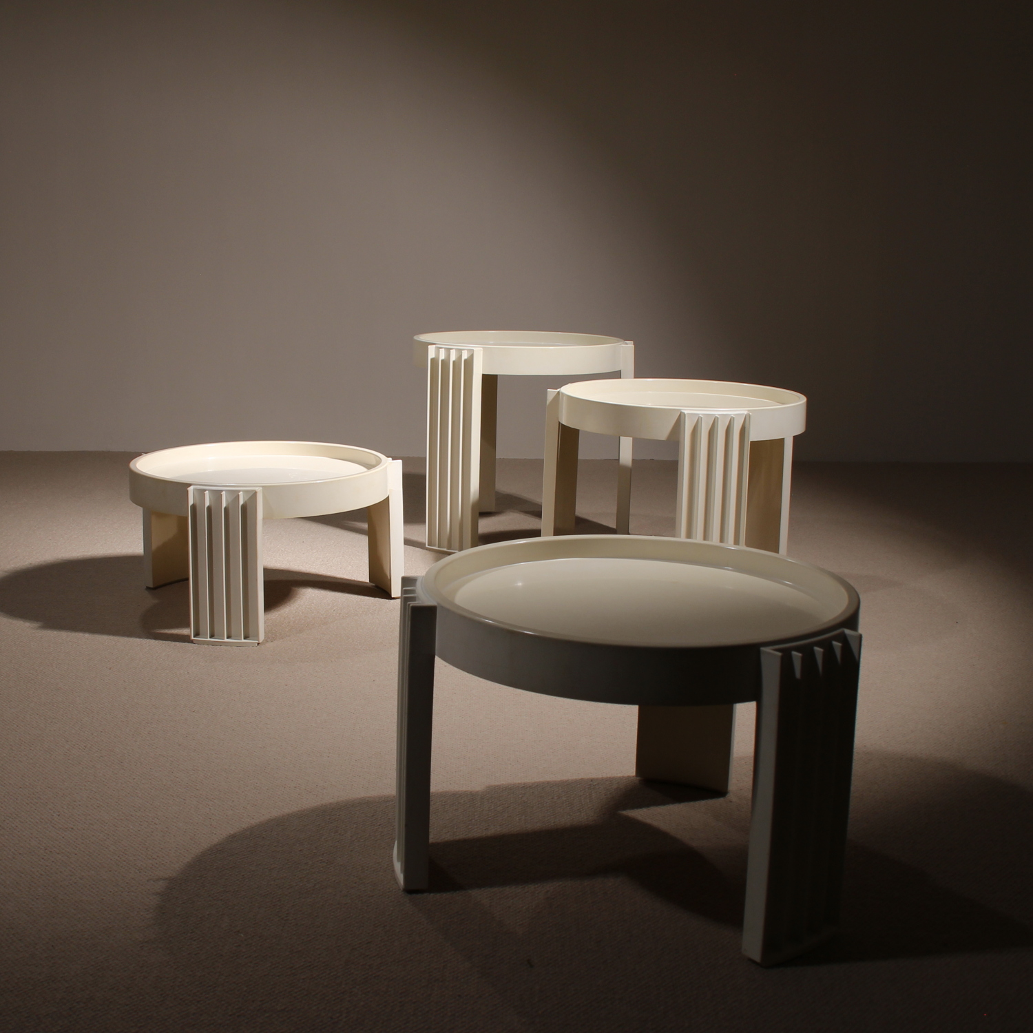 04-nesting-tables-marema-cassina-gianfranco-frattini-studiolorono-lorono