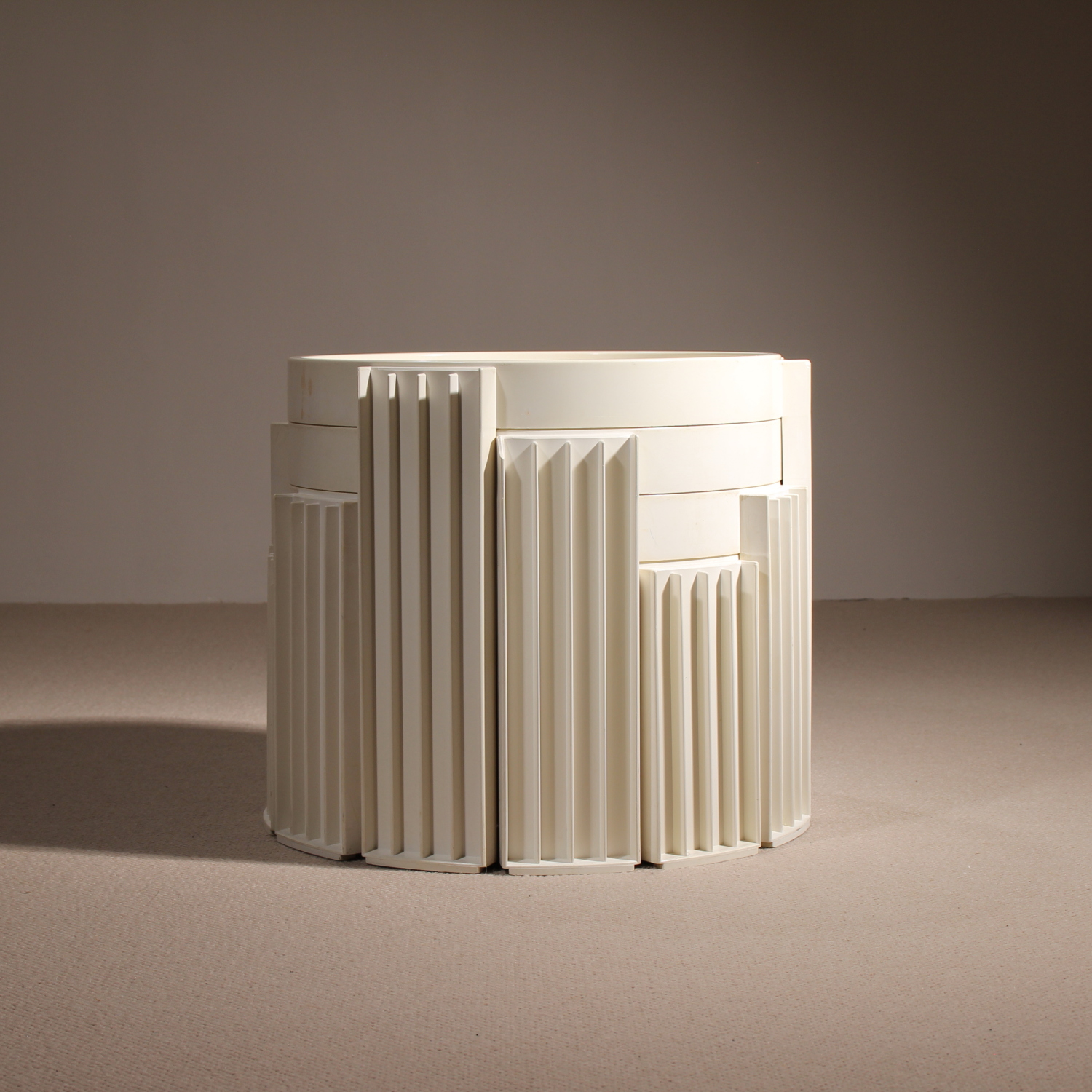 07-nesting-tables-marema-cassina-gianfranco-frattini-studiolorono-lorono