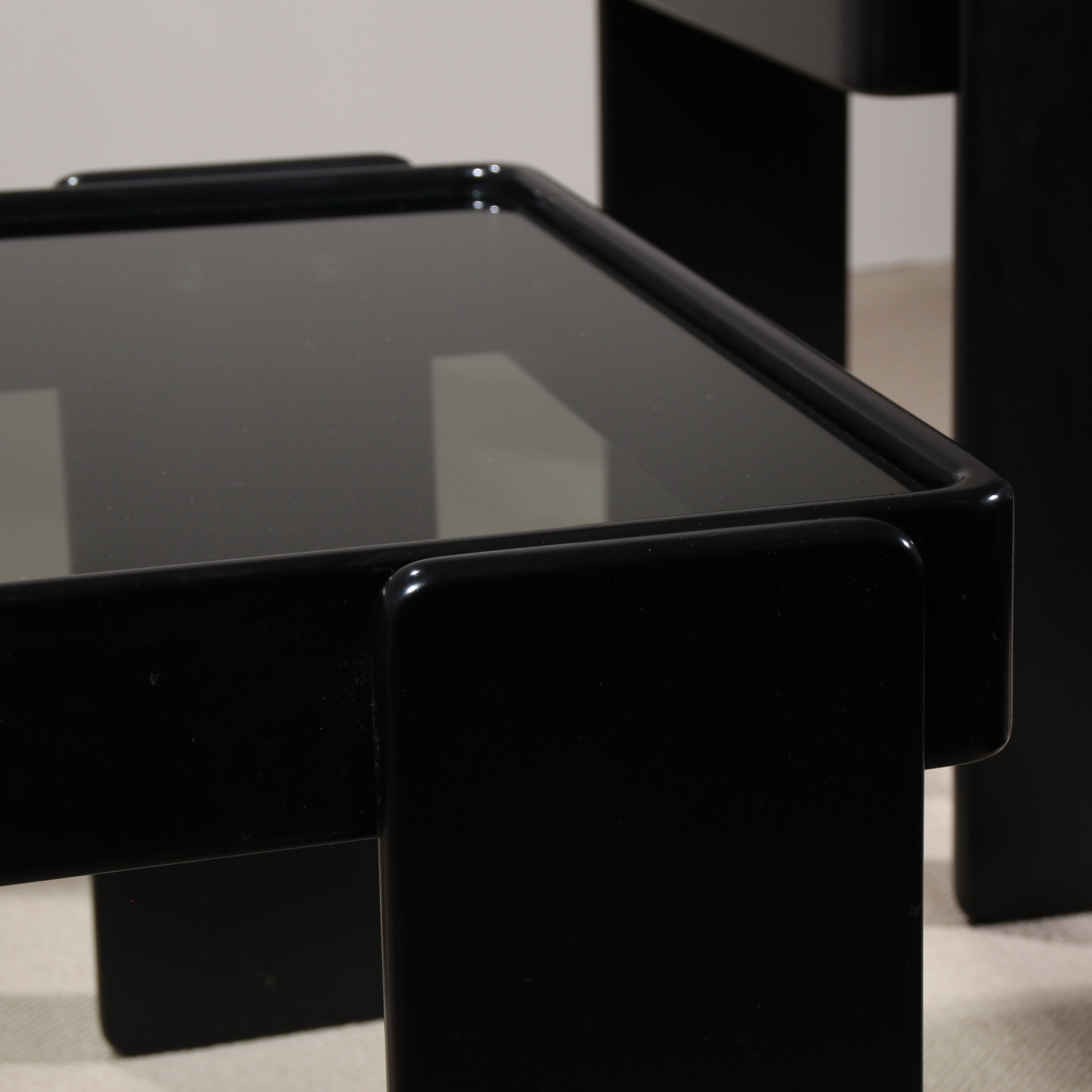 10-cassina-gianfranco-frattini-cassina-nesting-tables-1970s-studiolorono-lorono