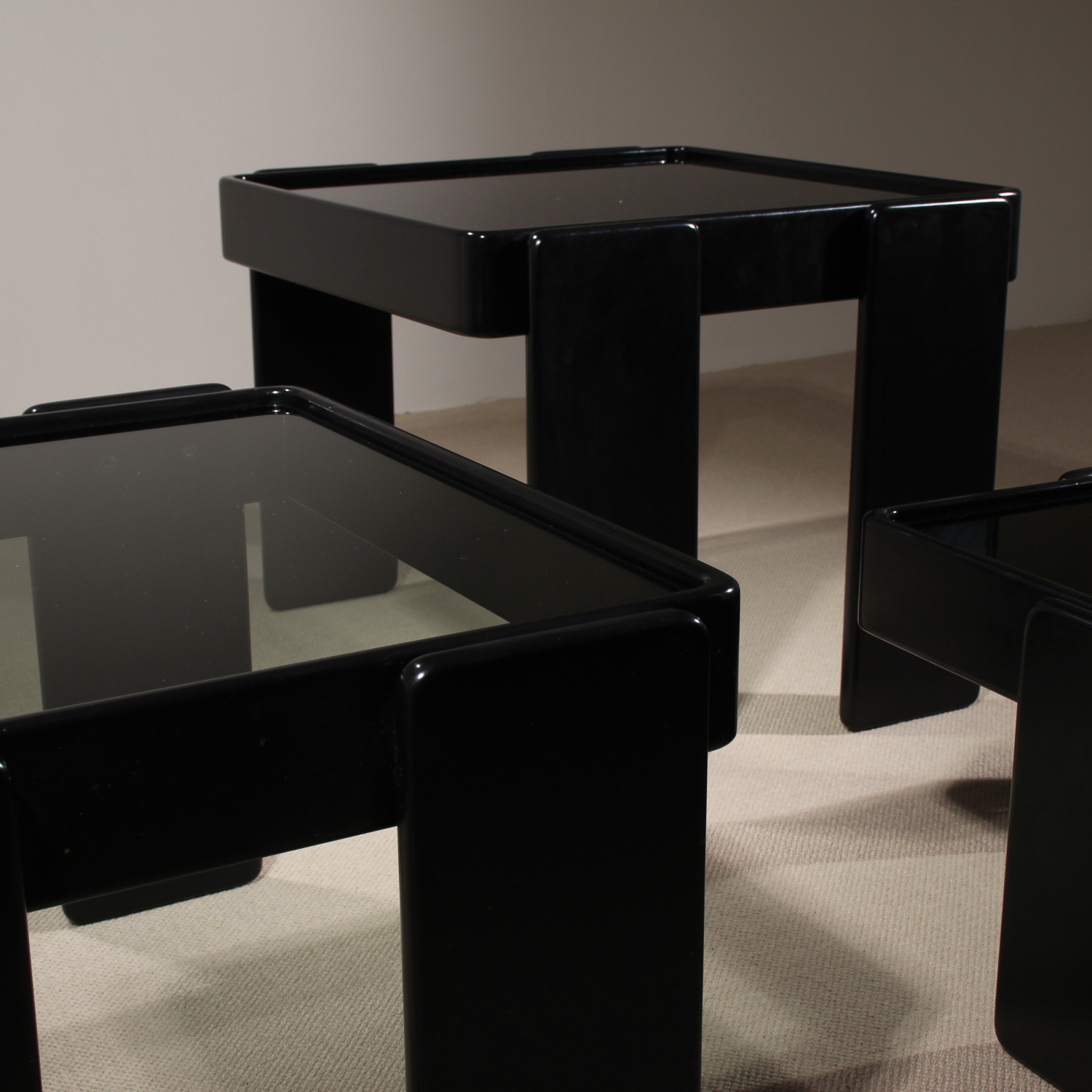 11-cassina-gianfranco-frattini-cassina-nesting-tables-1970s-studiolorono-lorono