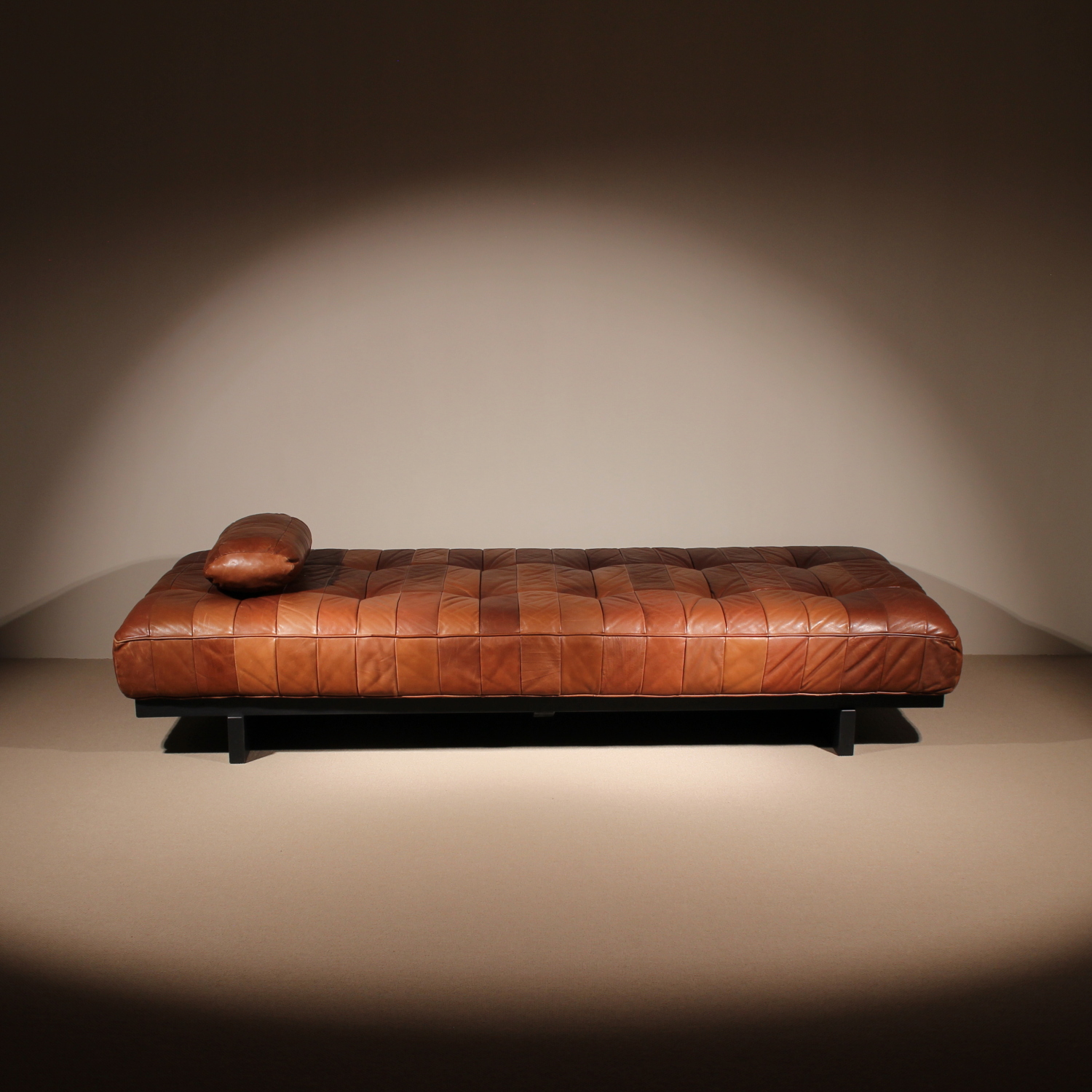 00-desede-ds-80-sofa-daybed-patchwork-leather-studiolorono-lorono