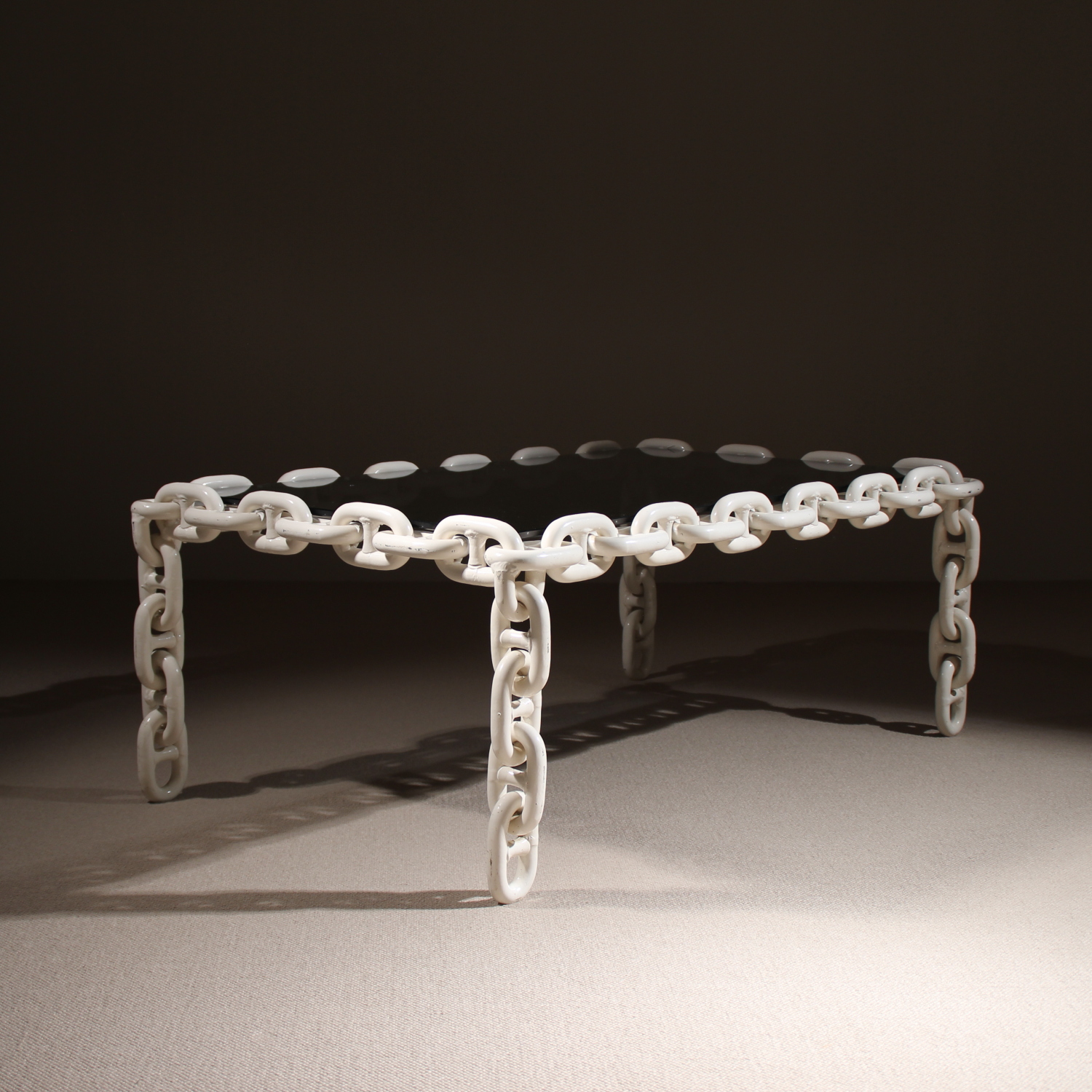 02-chain-link-coffee-table-smoked-1970s-studiolorono-lorono