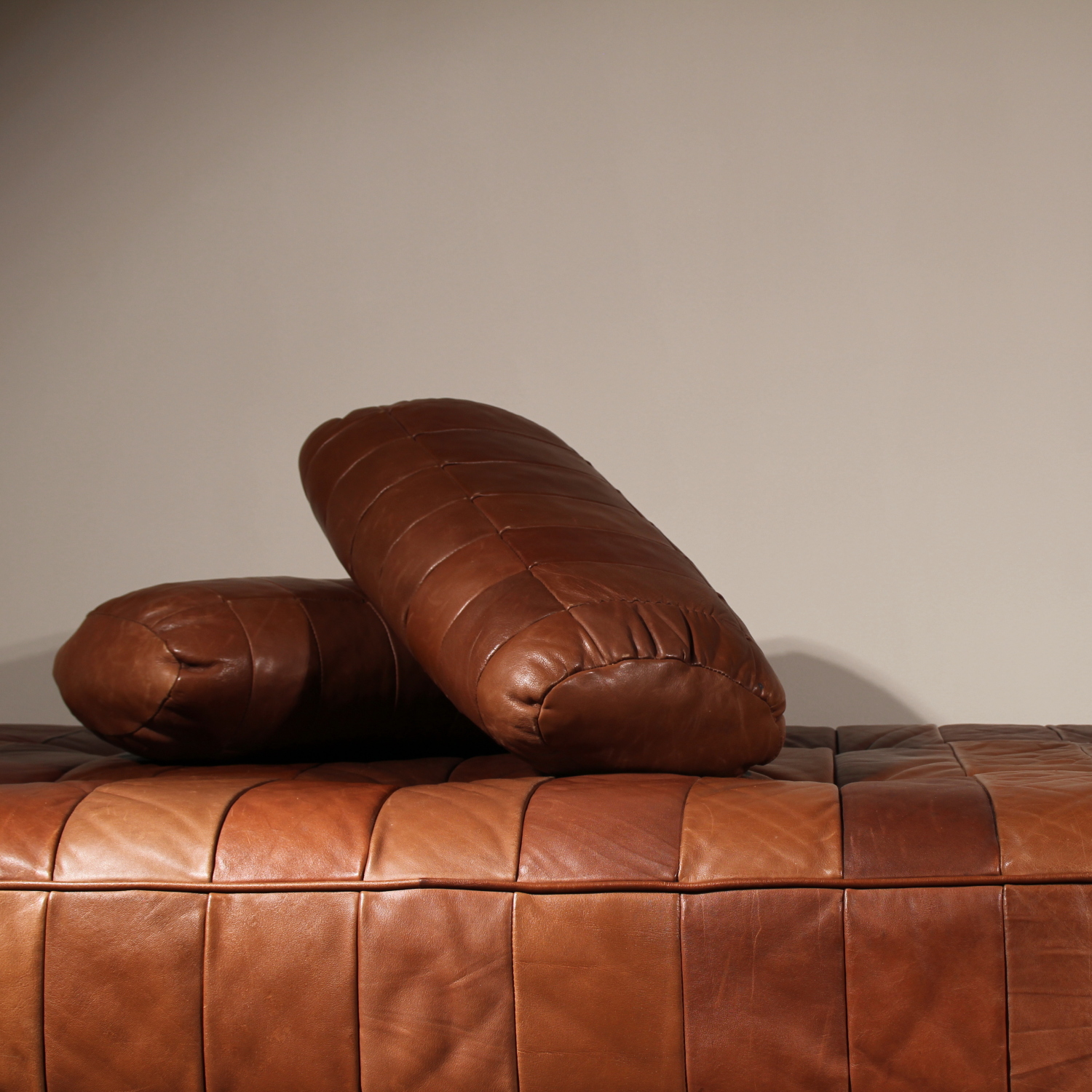 02-desede-ds-80-sofa-daybed-patchwork-leather-studiolorono-lorono