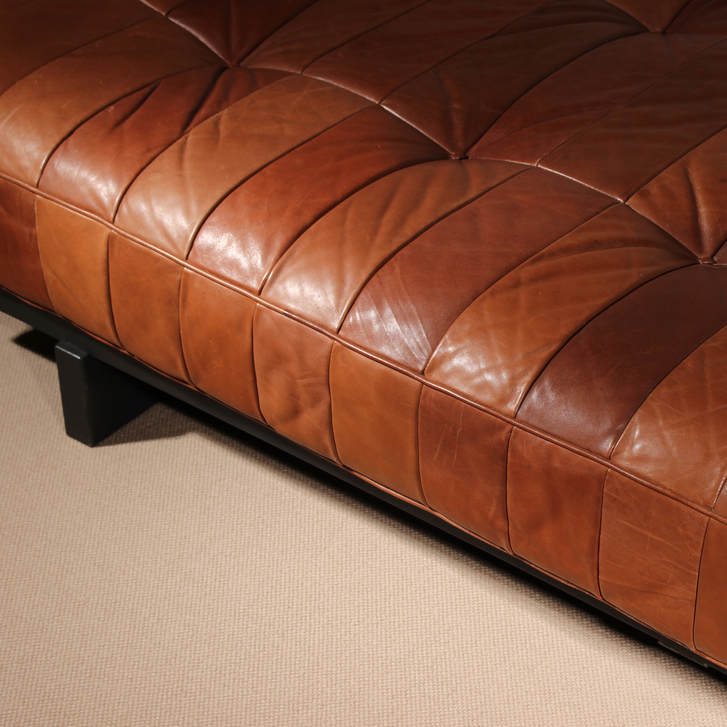 07-desede-ds-80-sofa-daybed-patchwork-leather-studiolorono-lorono