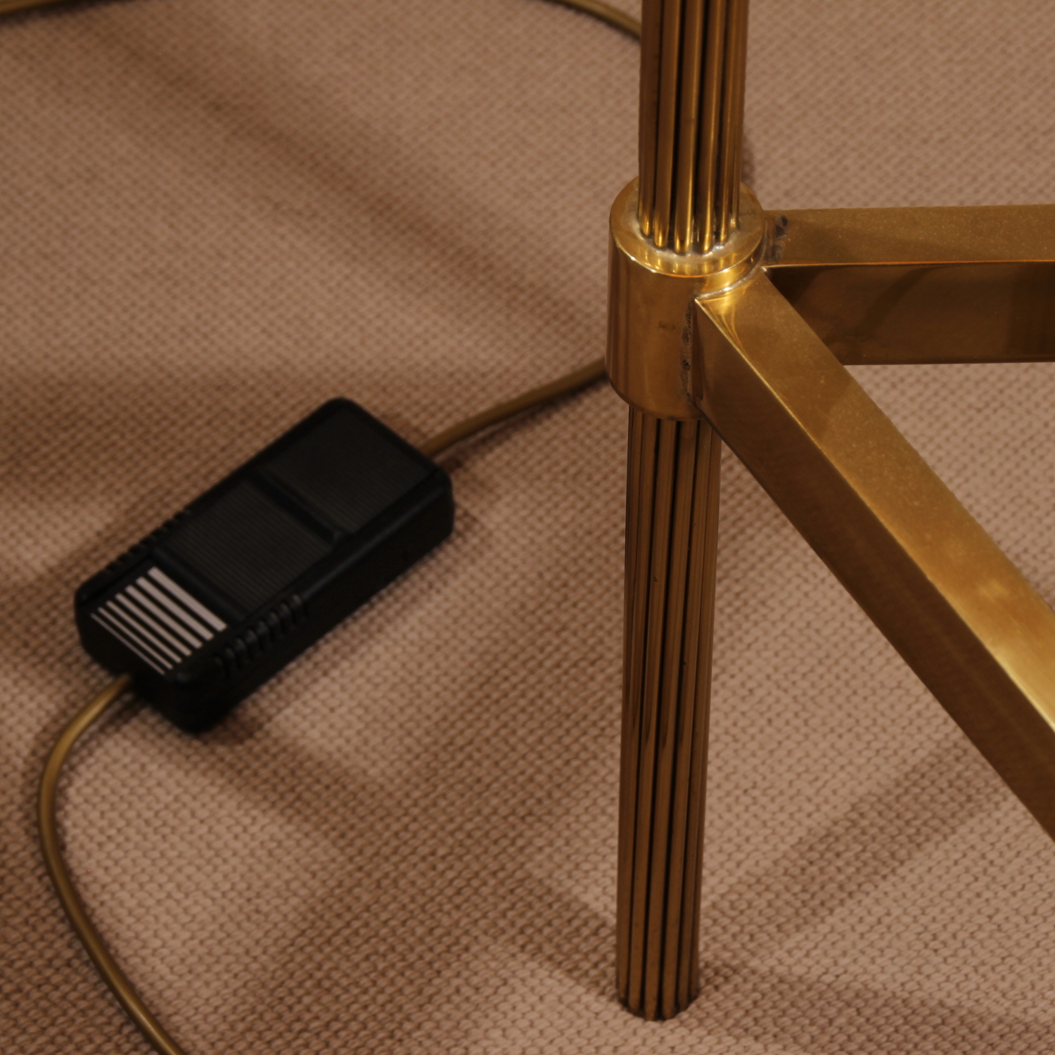 07-nucci-valsecchi-papyrus-lamp-1970s-studiolorono-lorono