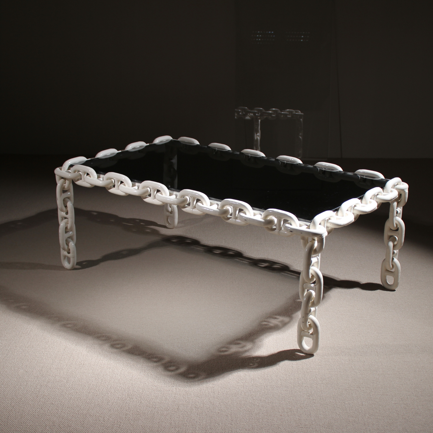 10-chain-link-coffee-table-smoked-1970s-studiolorono-lorono