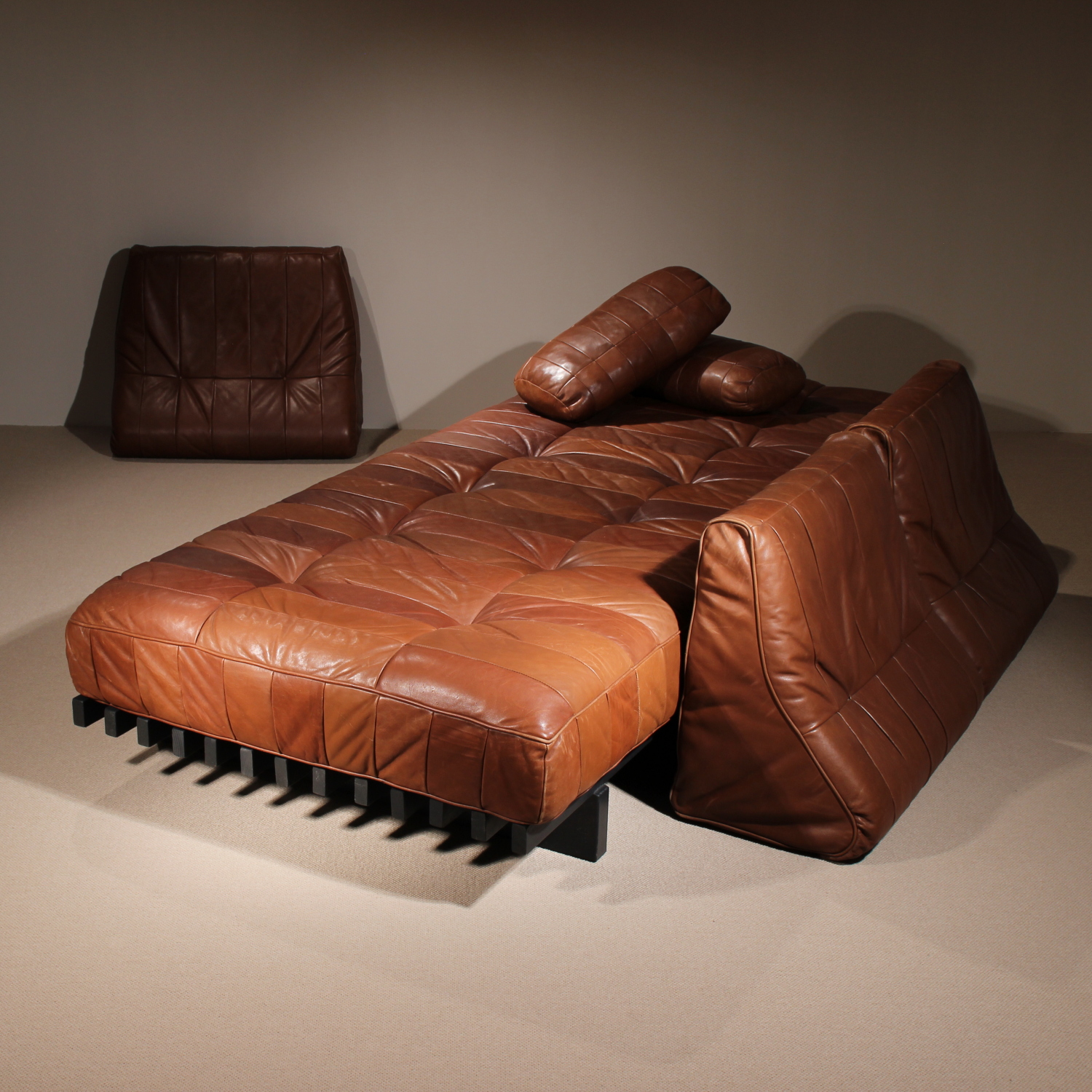 12-desede-ds-80-sofa-daybed-patchwork-leather-studiolorono-lorono