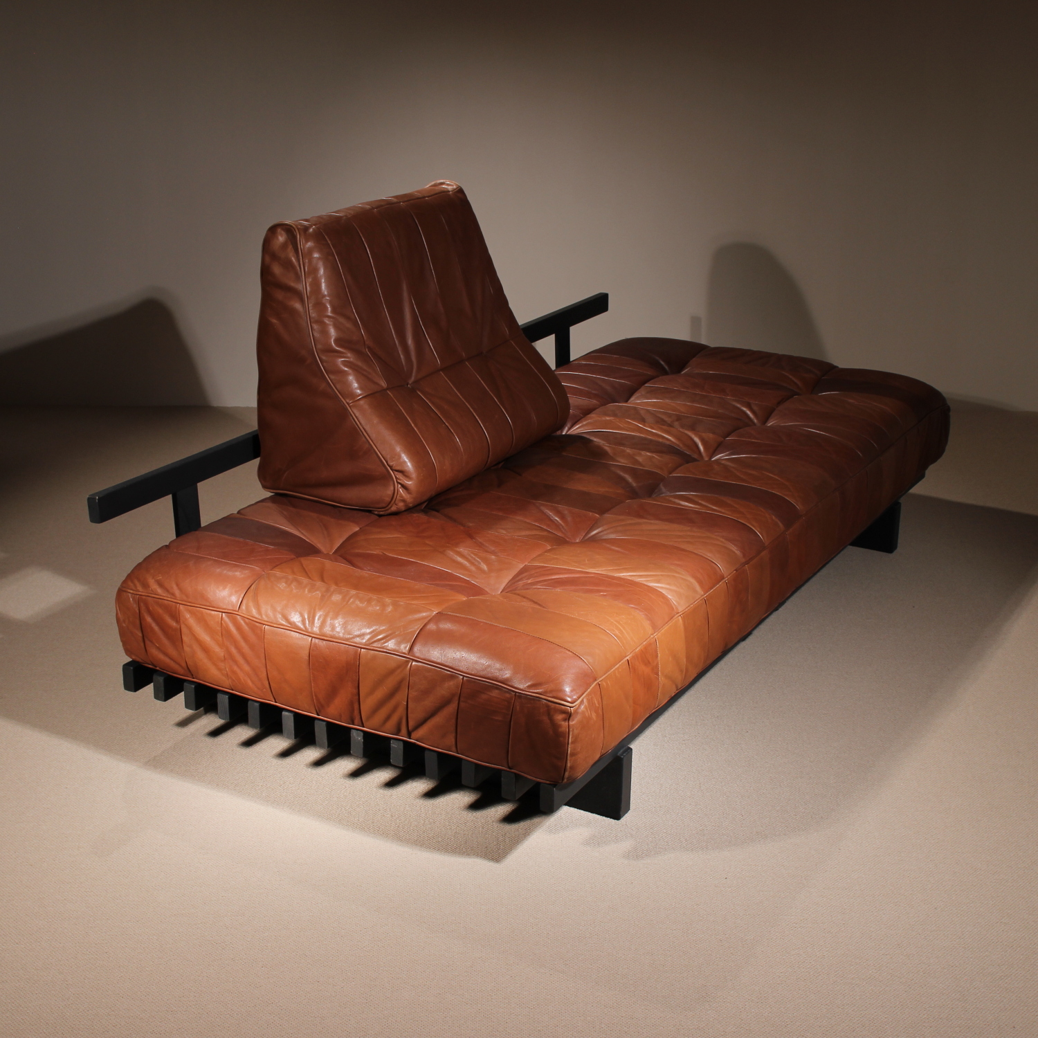 13-desede-ds-80-sofa-daybed-patchwork-leather-studiolorono-lorono