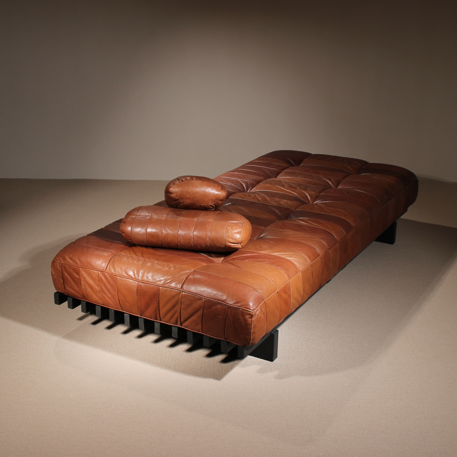 14-desede-ds-80-sofa-daybed-patchwork-leather-studiolorono-lorono