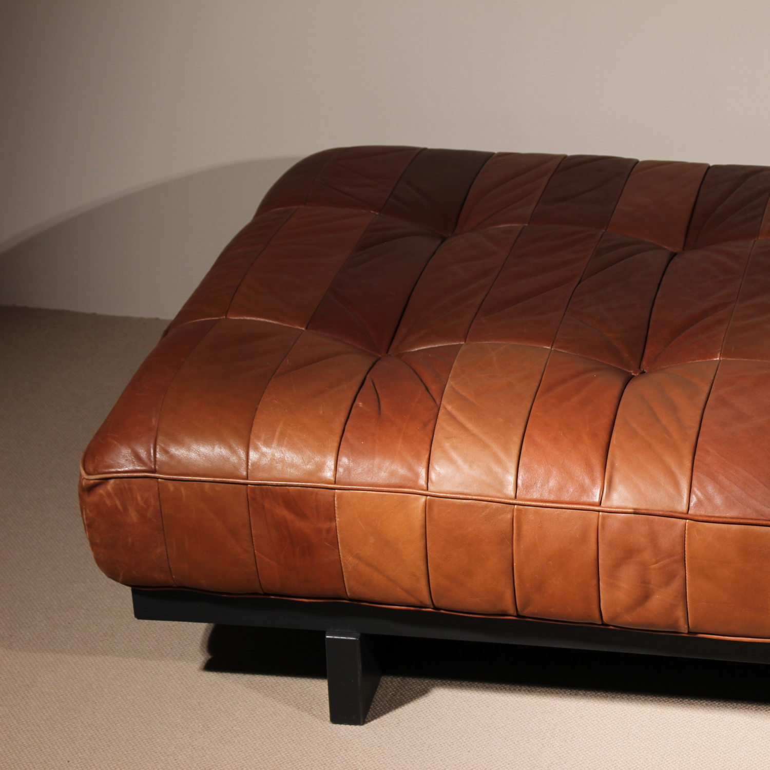 15-desede-ds-80-sofa-daybed-patchwork-leather-studiolorono-lorono