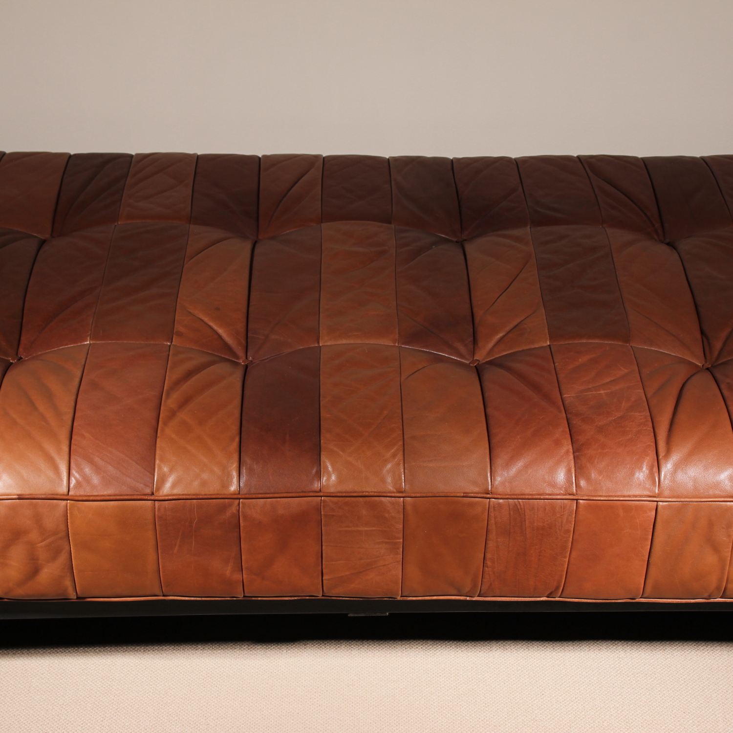 16-desede-ds-80-sofa-daybed-patchwork-leather-studiolorono-lorono