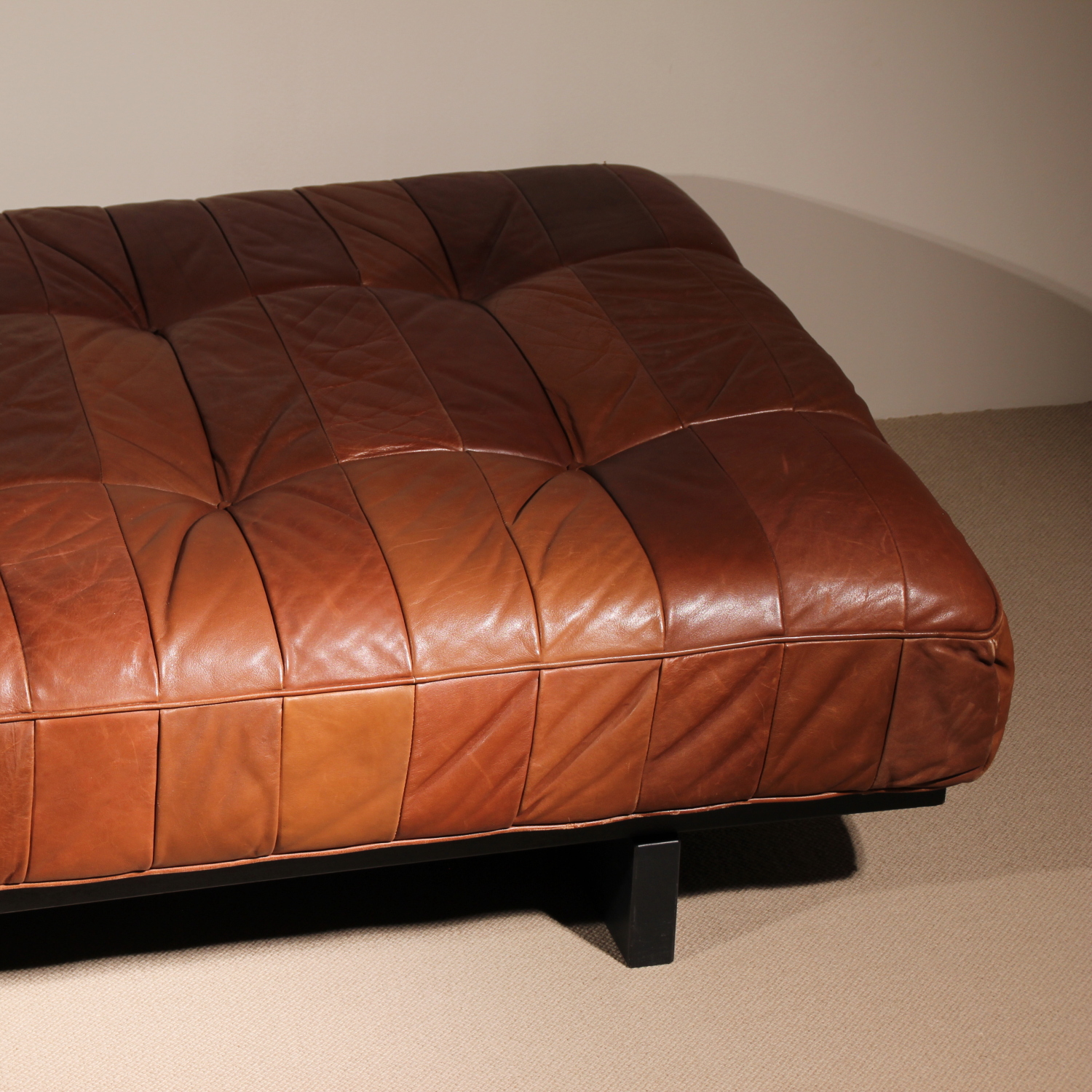 17-desede-ds-80-sofa-daybed-patchwork-leather-studiolorono-lorono