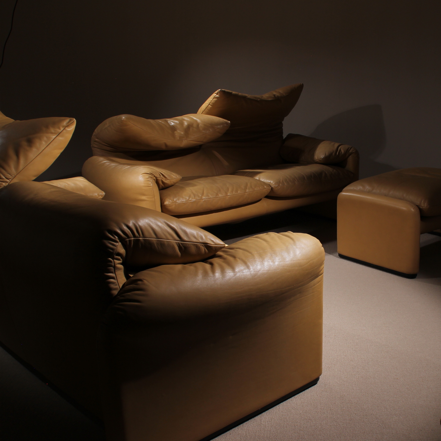 01-cassina-maralunga-set-vico-magistretti-leather-studiolorono-lorono