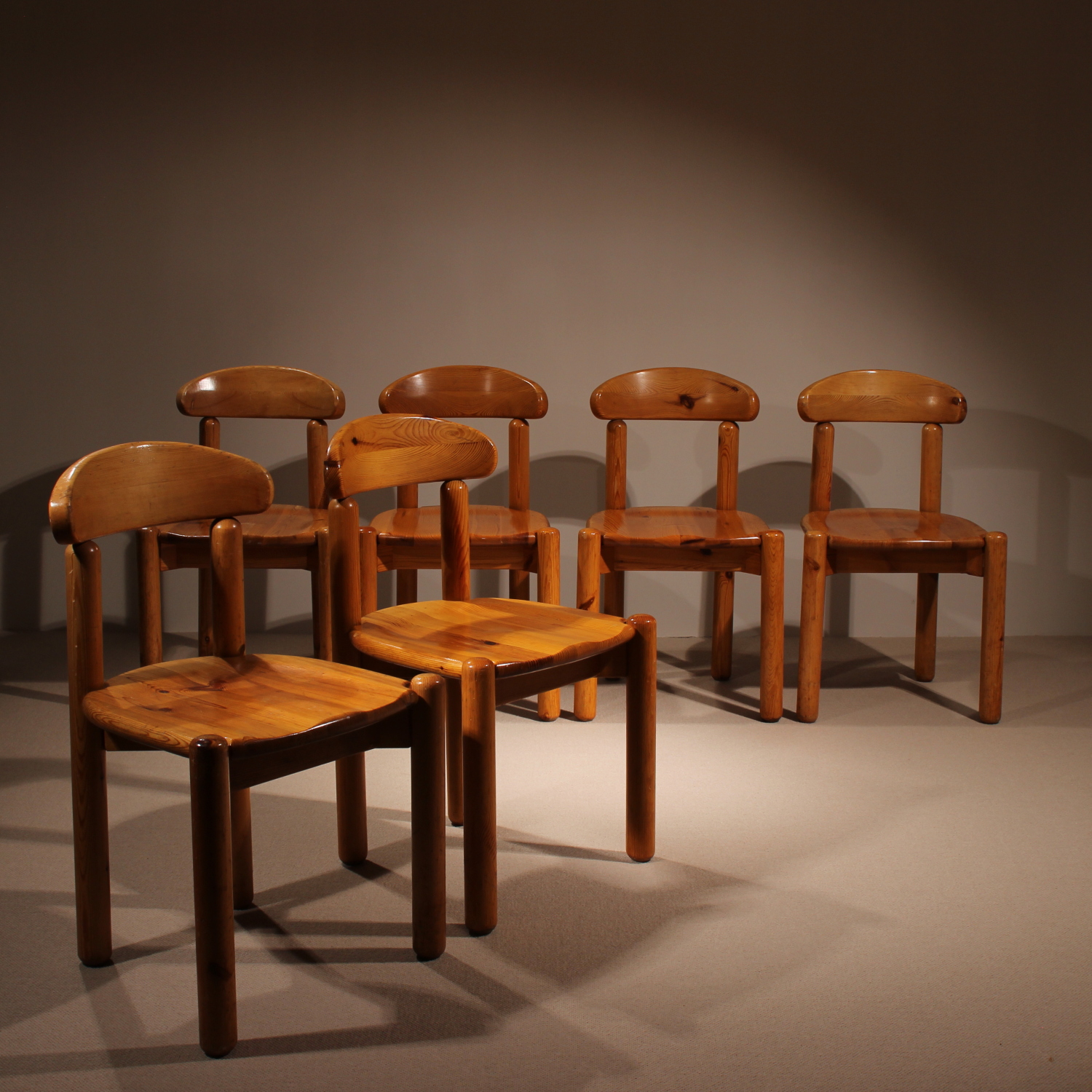 01-pine-wood-dining-chairs-italy-studiolorono-lorono