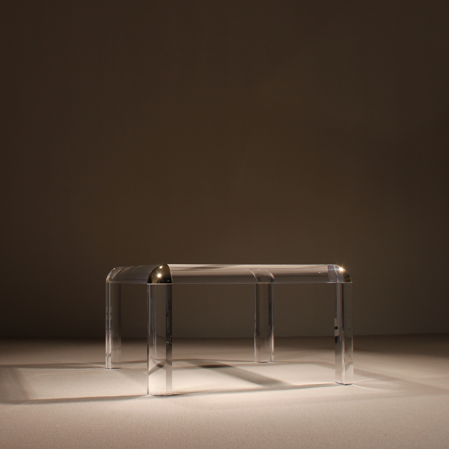 04-karl-springer-style-lucite-brass-coffee-table-square-studiolorono-lorono