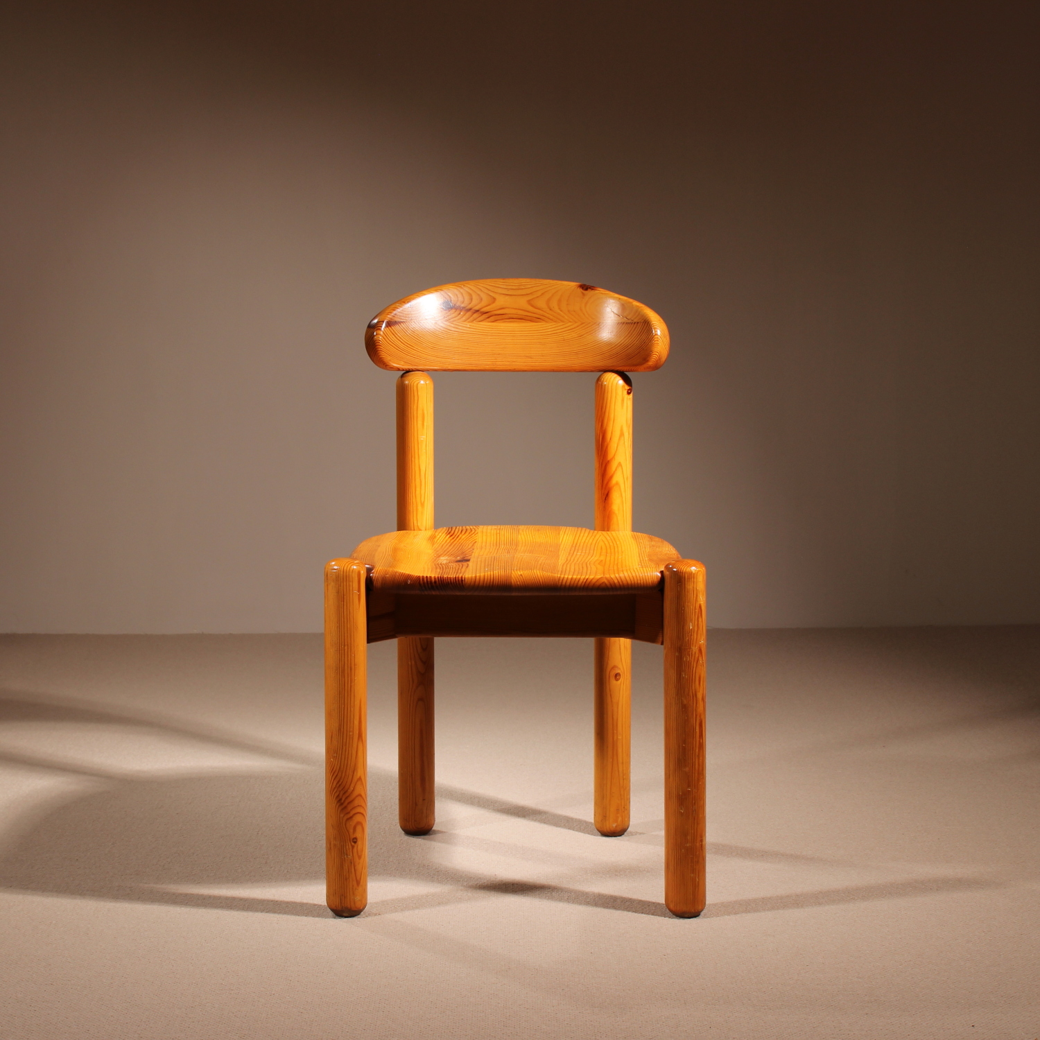 04-pine-wood-dining-chairs-italy-studiolorono-lorono