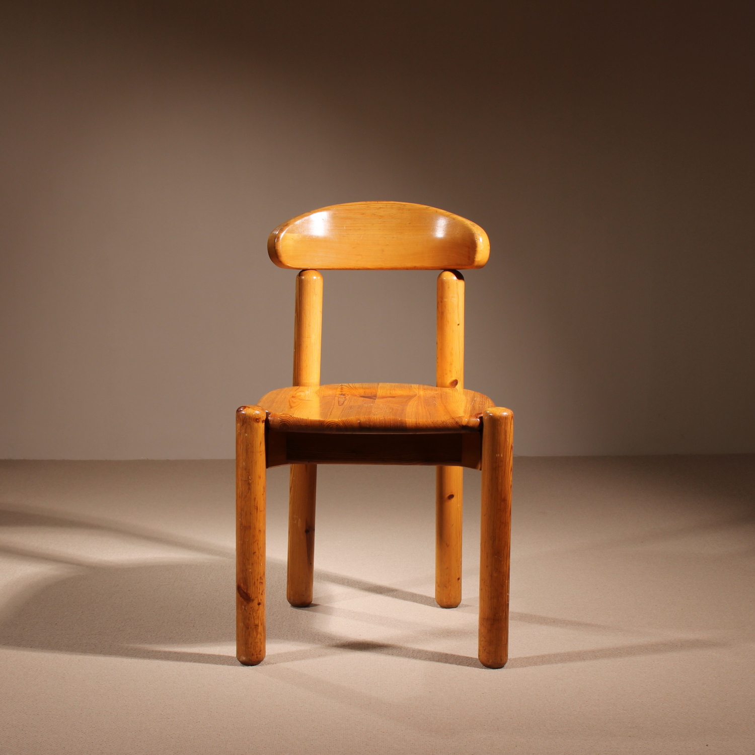 05-pine-wood-dining-chairs-italy-studiolorono-lorono