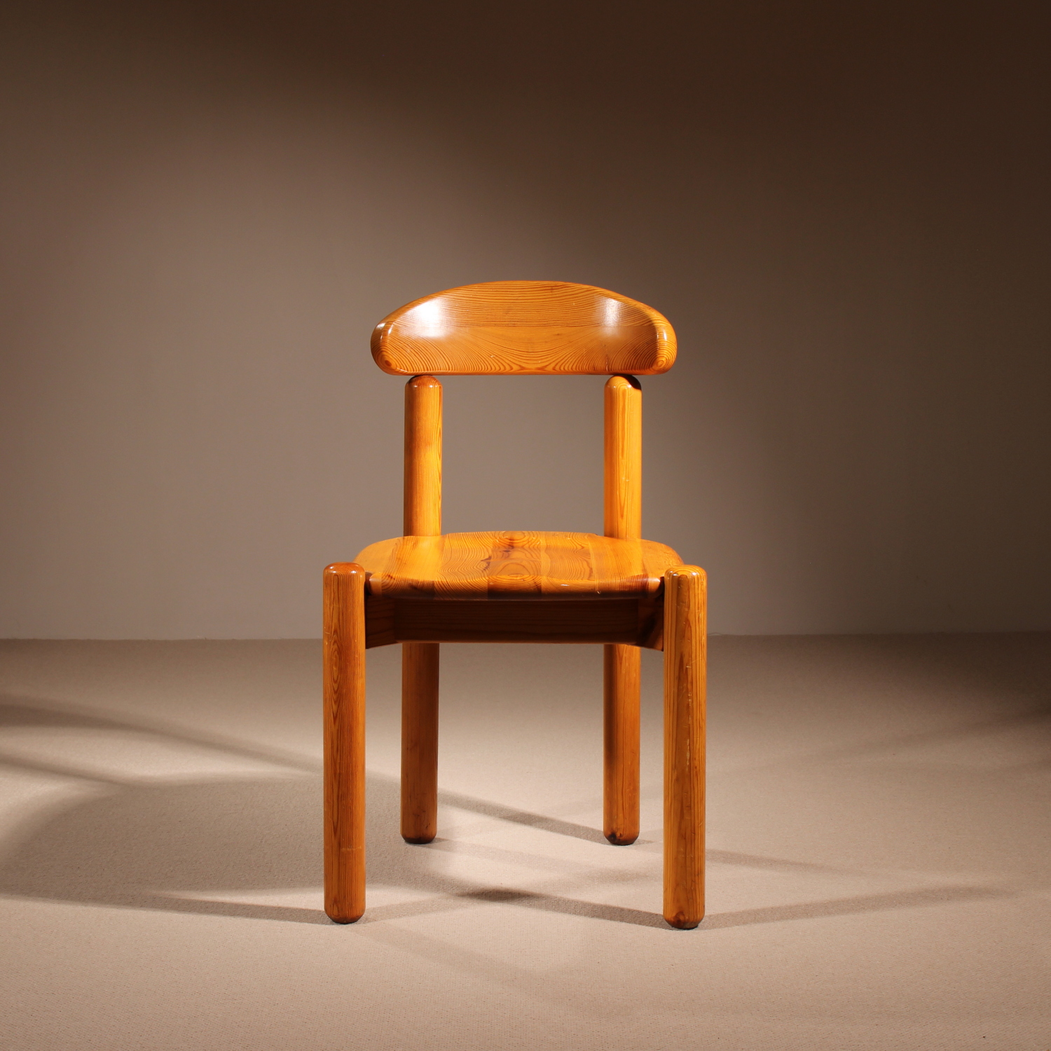 06-pine-wood-dining-chairs-italy-studiolorono-lorono