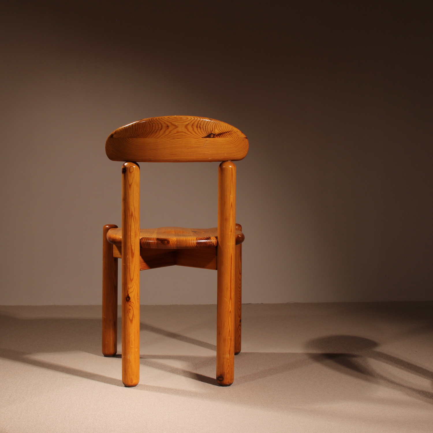 09-pine-wood-dining-chairs-italy-studiolorono-lorono