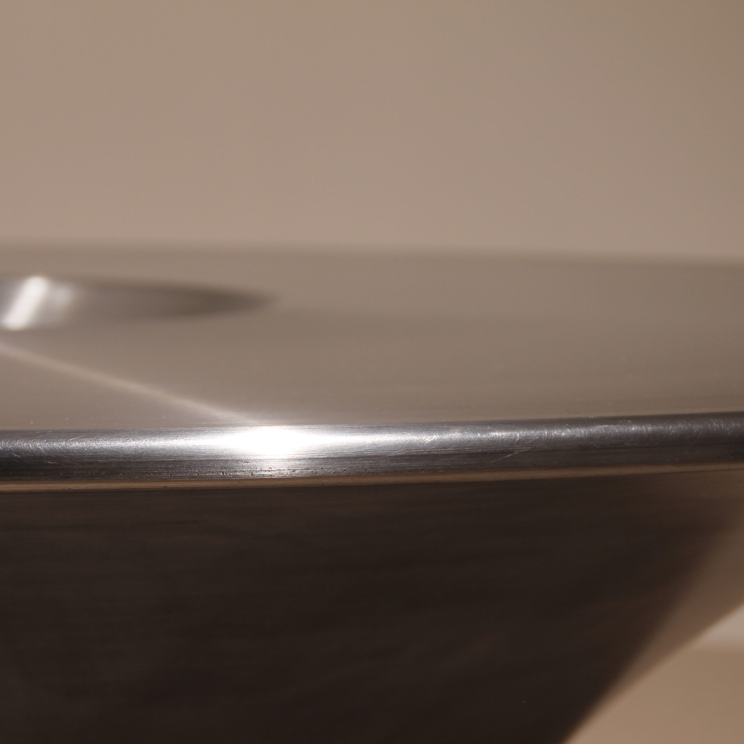 10-cattelan-italia-alien-table-yasuhiro-shito-studiolorono-lorono