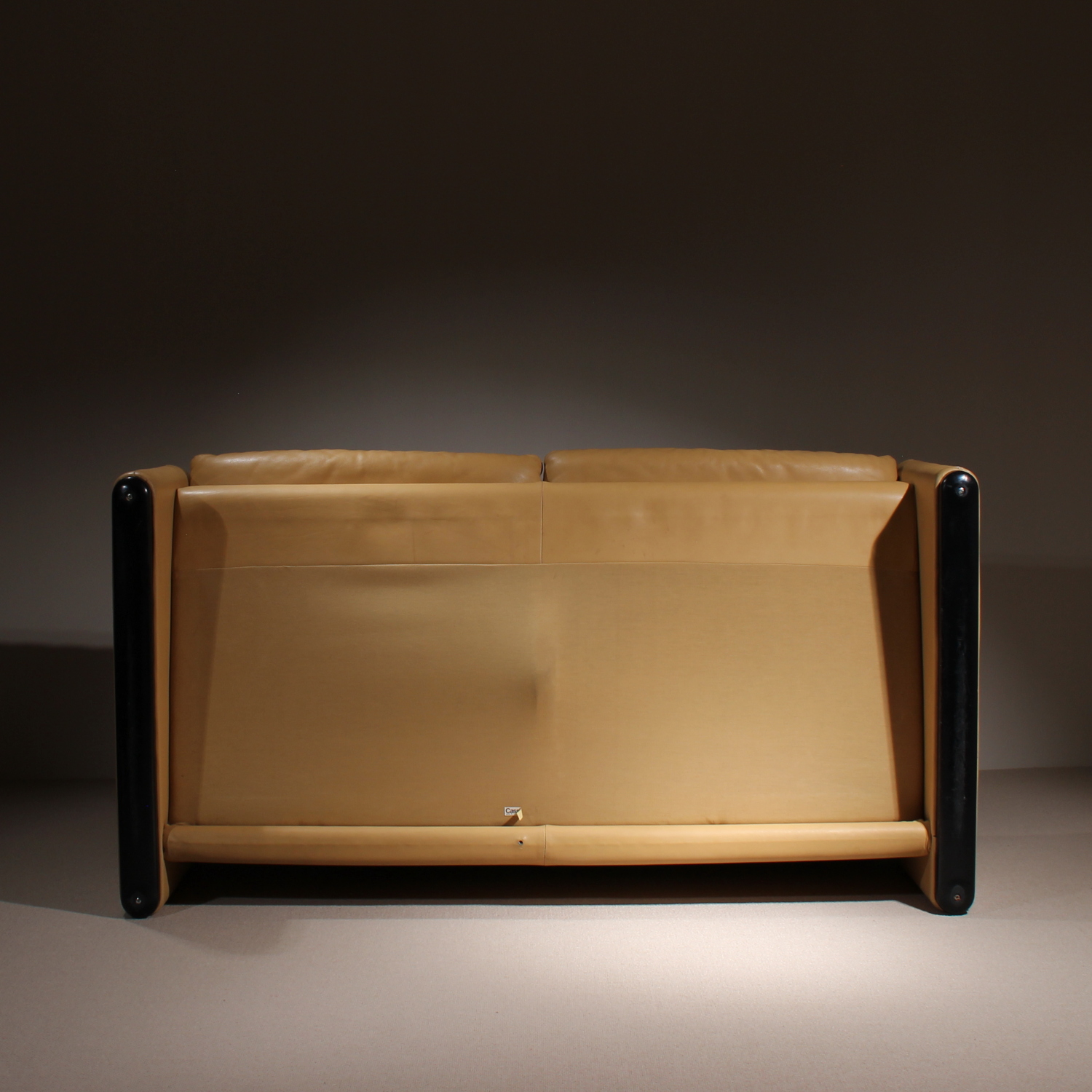 21-cassina-maralunga-sofa-b-vico-magistretti-leather-studiolorono-lorono