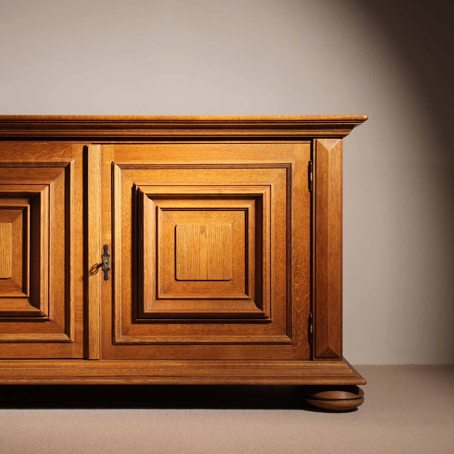 02-brutalist-rustic-sideboard-oak-1971-studiolorono-lorono