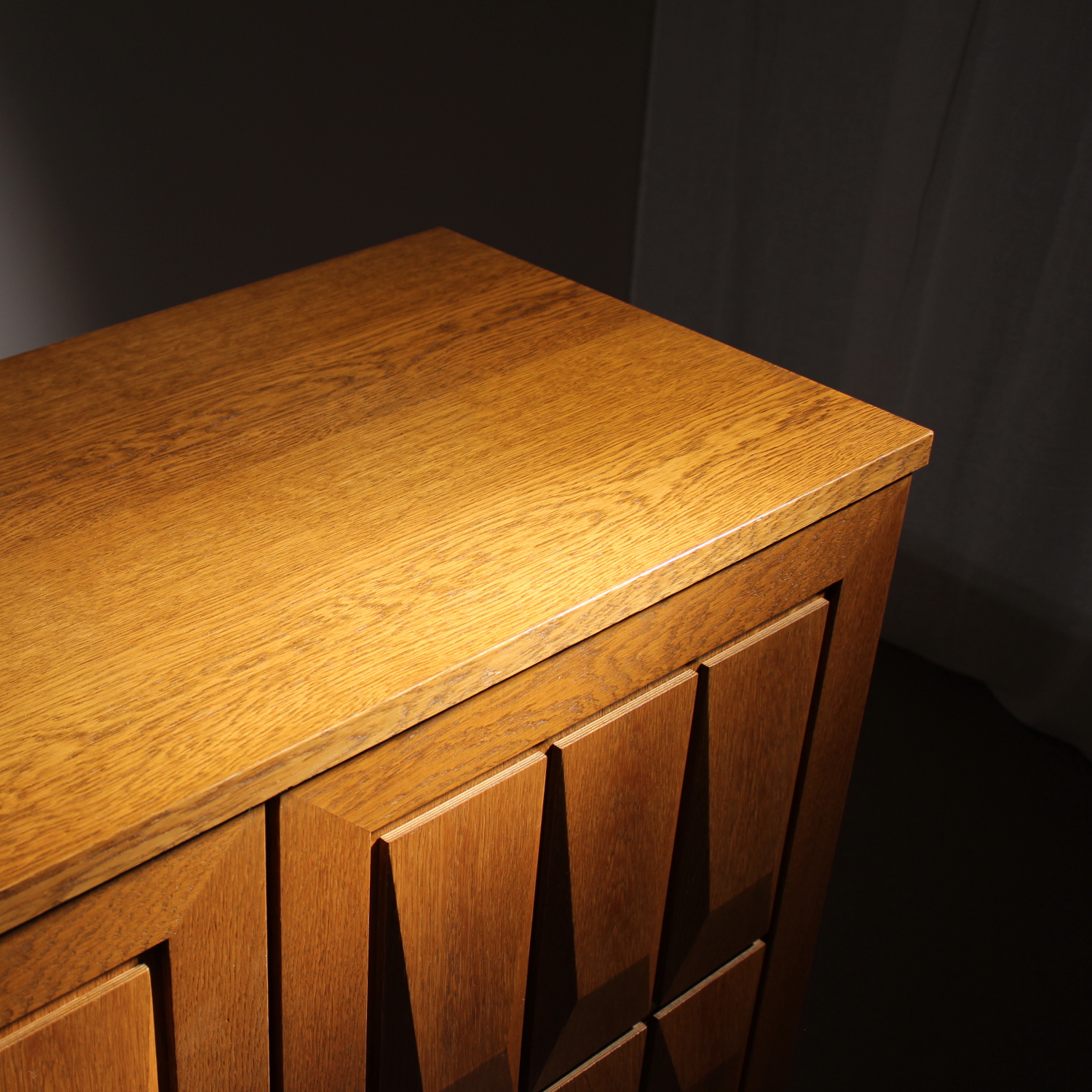 04-gerhard-bartels-graphic-sideboard-oak-studiolorono-lorono