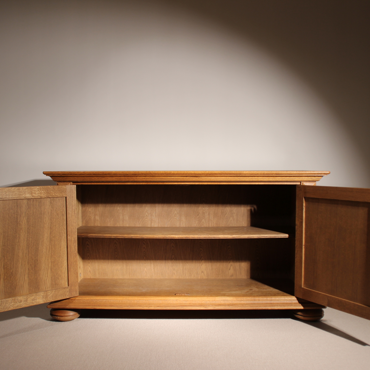 05-brutalist-rustic-sideboard-oak-1971-studiolorono-lorono