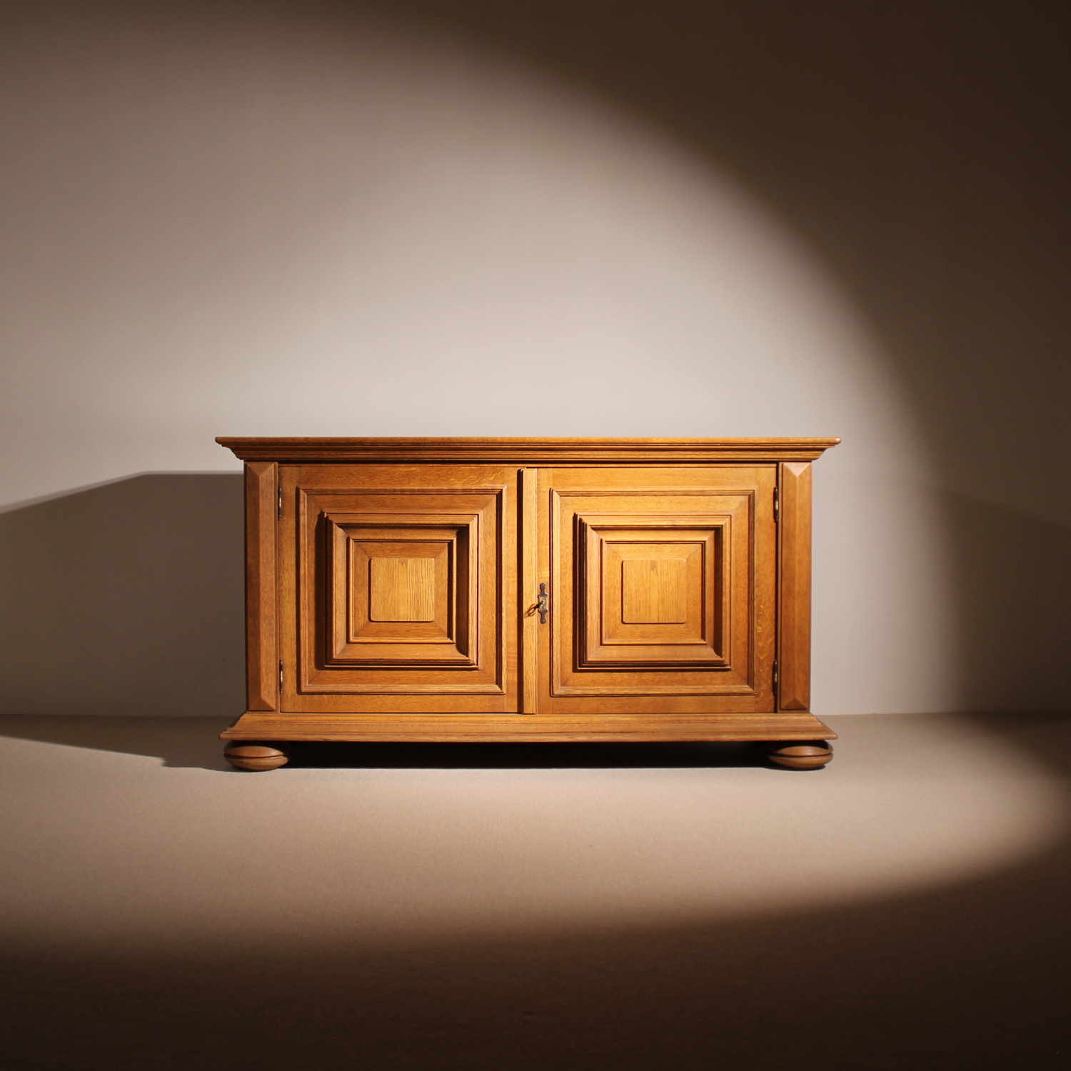09-brutalist-rustic-sideboard-oak-1971-studiolorono-lorono
