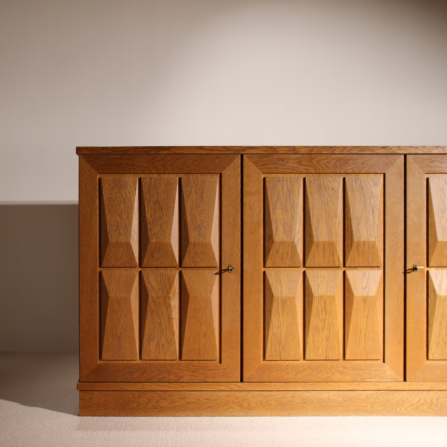 09-gerhard-bartels-graphic-sideboard-oak-studiolorono-lorono