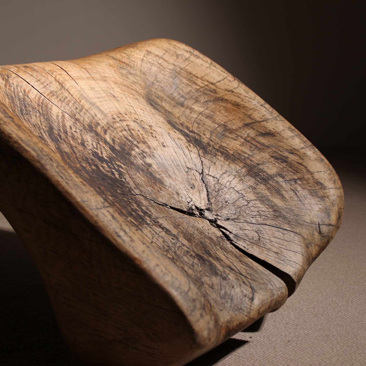 10-brutalist-solid-wooden-chaiselongue-lounge-chair-studiolorono-lorono