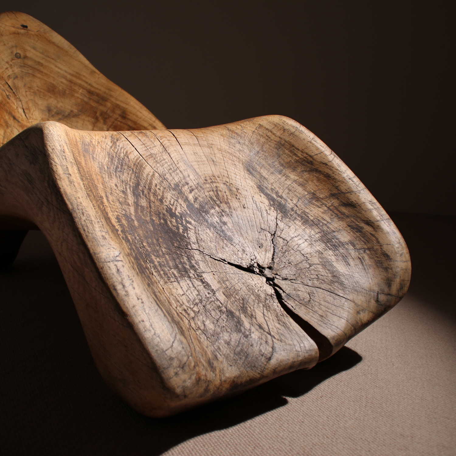 11-brutalist-solid-wooden-chaiselongue-lounge-chair-studiolorono-lorono
