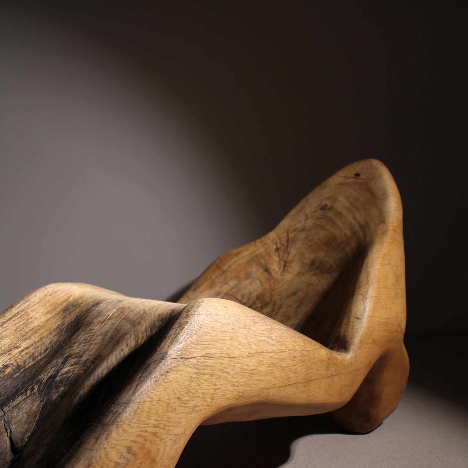 16-brutalist-solid-wooden-chaiselongue-lounge-chair-studiolorono-lorono