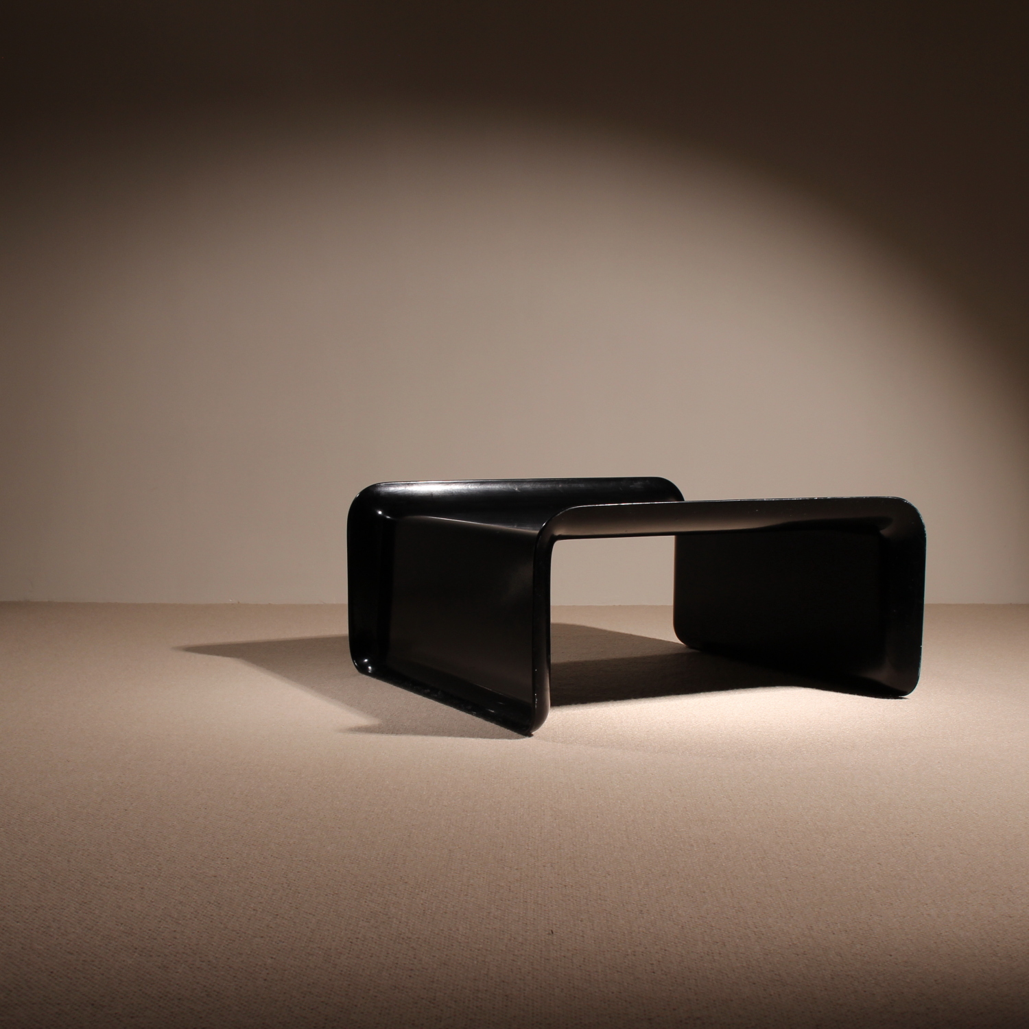 02-rosenthal-black-fiberglass-coffee-table-1970s-studiolorono-lorono