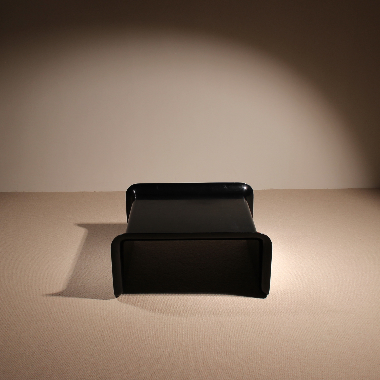 04-rosenthal-black-fiberglass-coffee-table-1970s-studiolorono-lorono