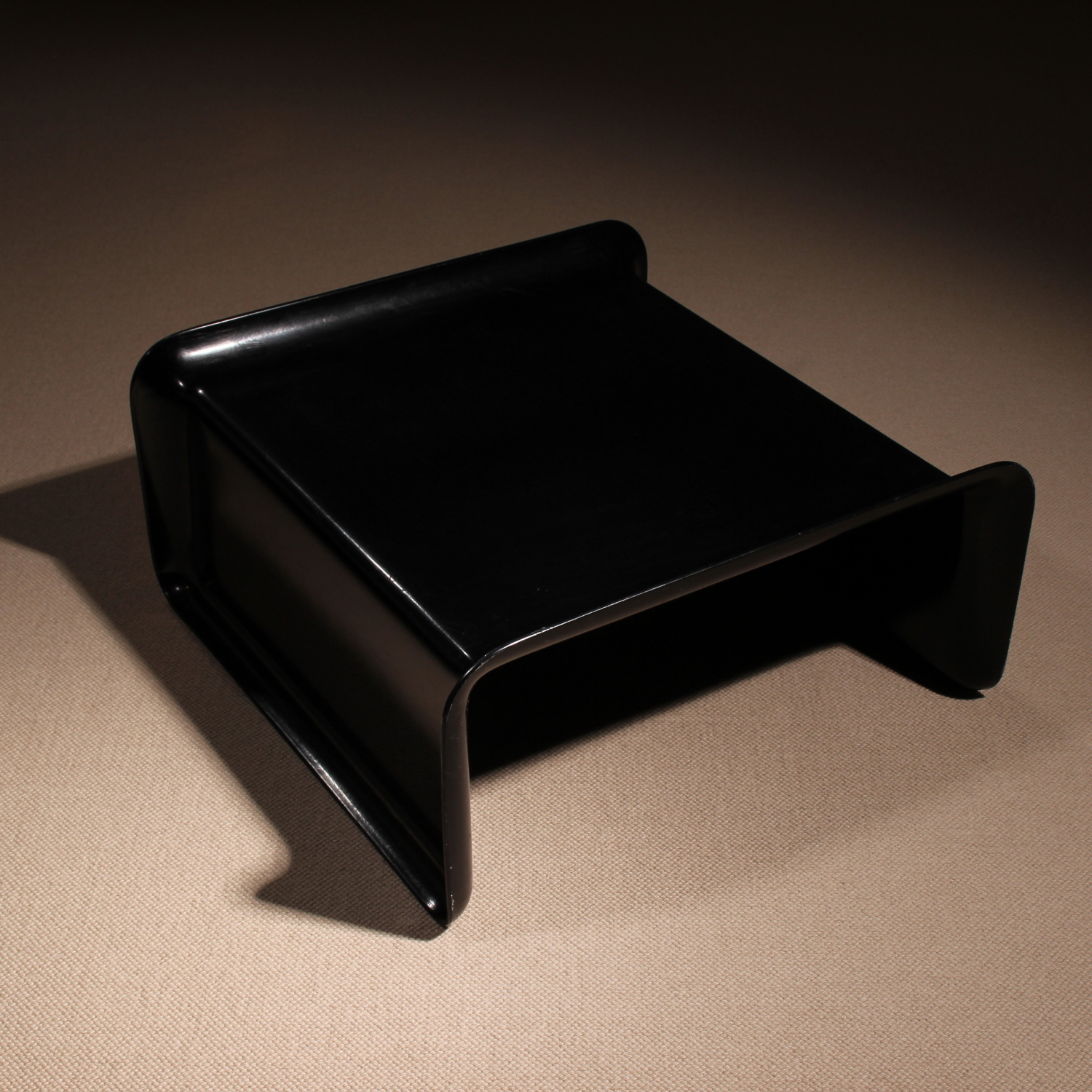 05-rosenthal-black-fiberglass-coffee-table-1970s-studiolorono-lorono