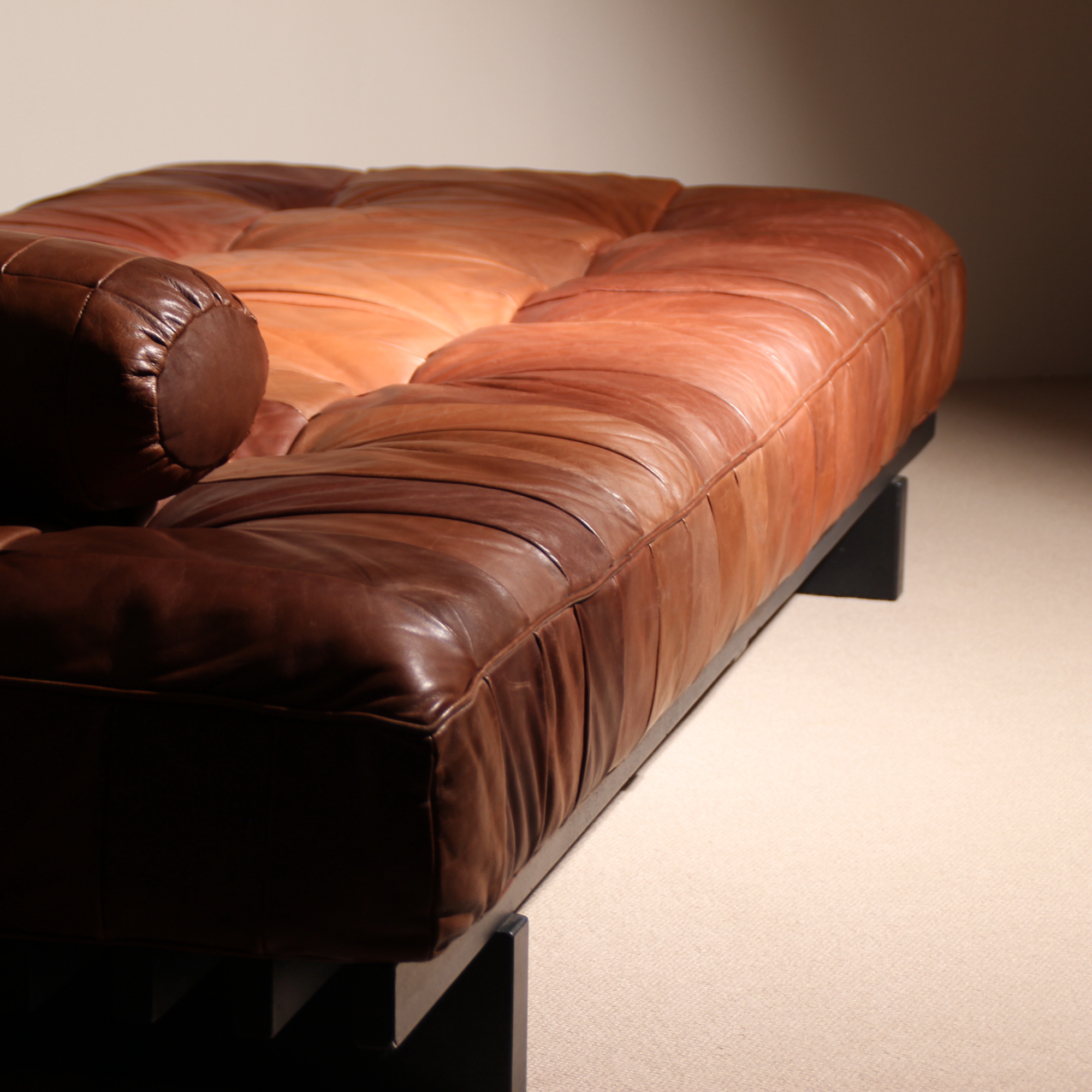 07-desede-daybed-ds80-cognac-patchwork-leather-1970s-studiolorono-lorono