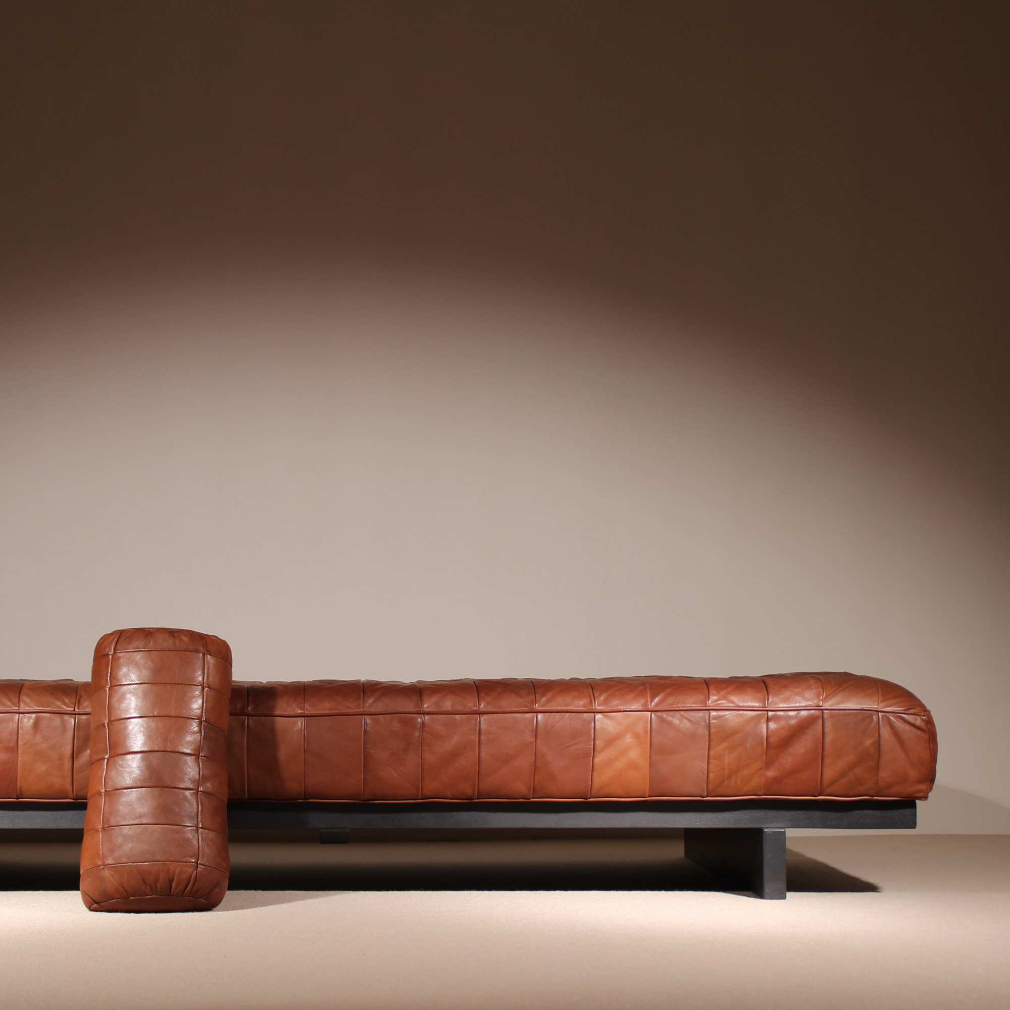 08-desede-daybed-ds80-cognac-patchwork-leather-1970s-studiolorono-lorono