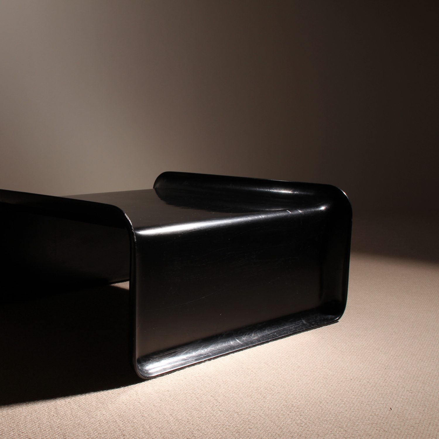 09-rosenthal-black-fiberglass-coffee-table-1970s-studiolorono-lorono